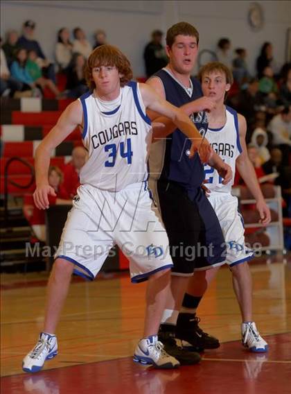 Thumbnail 1 in El Dorado vs. Casa Roble (Cordova Christmas Classic) photogallery.