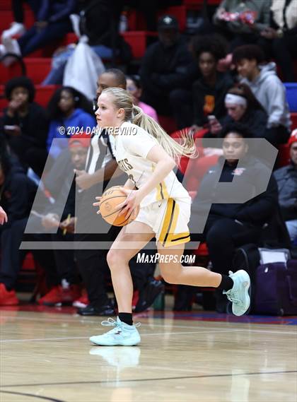 Thumbnail 2 in Kempsville vs Kellam (VHSL 5A Quarterfinal) photogallery.
