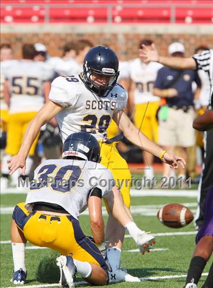 Thumbnail 3 in  Everman vs. Highland Park ( Tom Landry Classic ) photogallery.