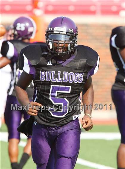 Thumbnail 1 in  Everman vs. Highland Park ( Tom Landry Classic ) photogallery.