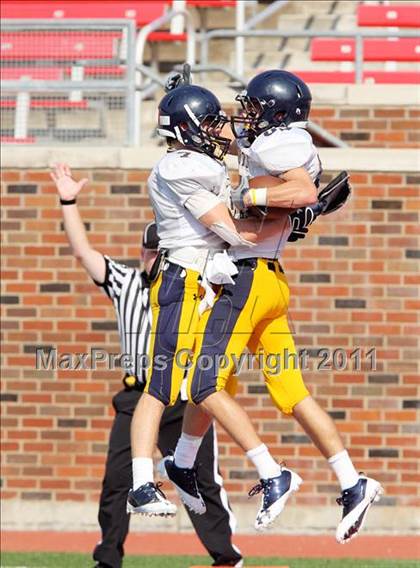 Thumbnail 3 in  Everman vs. Highland Park ( Tom Landry Classic ) photogallery.