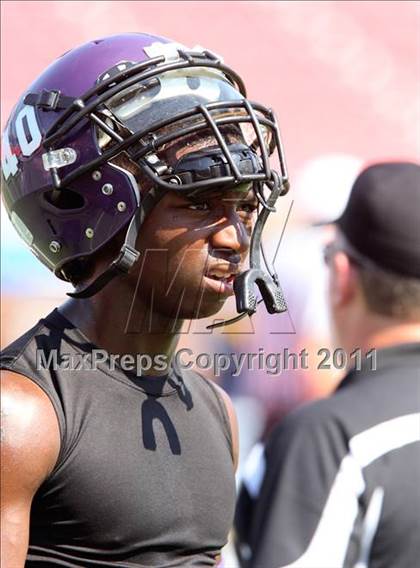 Thumbnail 3 in  Everman vs. Highland Park ( Tom Landry Classic ) photogallery.