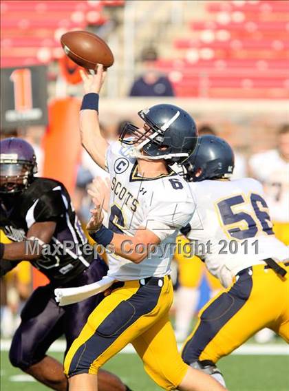 Thumbnail 3 in  Everman vs. Highland Park ( Tom Landry Classic ) photogallery.