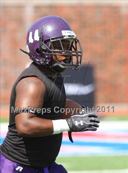 Thumbnail 1 in  Everman vs. Highland Park ( Tom Landry Classic ) photogallery.