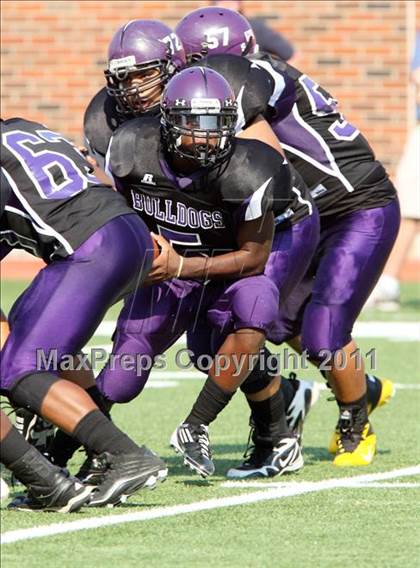 Thumbnail 2 in  Everman vs. Highland Park ( Tom Landry Classic ) photogallery.