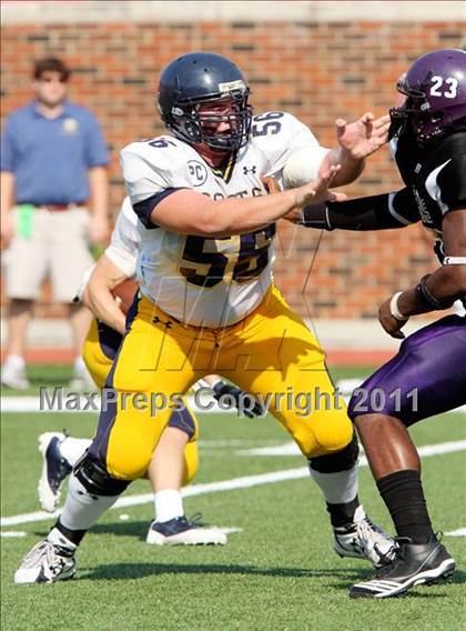 Thumbnail 2 in  Everman vs. Highland Park ( Tom Landry Classic ) photogallery.