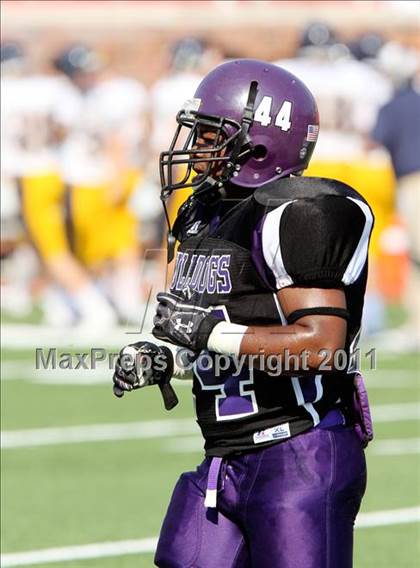 Thumbnail 2 in  Everman vs. Highland Park ( Tom Landry Classic ) photogallery.