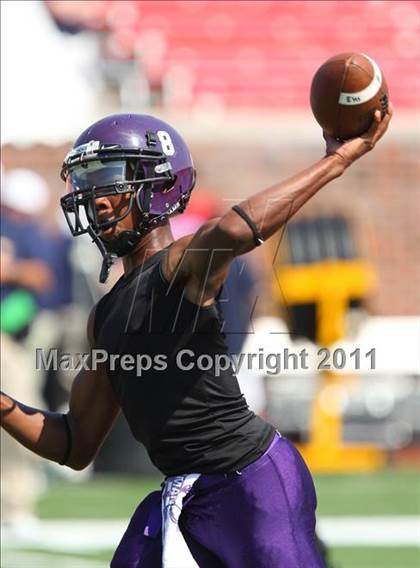 Thumbnail 1 in  Everman vs. Highland Park ( Tom Landry Classic ) photogallery.