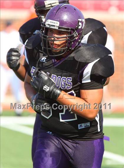 Thumbnail 3 in  Everman vs. Highland Park ( Tom Landry Classic ) photogallery.