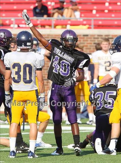 Thumbnail 3 in  Everman vs. Highland Park ( Tom Landry Classic ) photogallery.