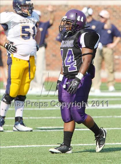 Thumbnail 3 in  Everman vs. Highland Park ( Tom Landry Classic ) photogallery.