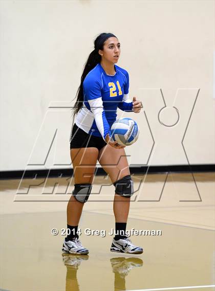 Thumbnail 2 in California School for the Deaf vs. Cloverdale (Nor-Cal Invitational) photogallery.