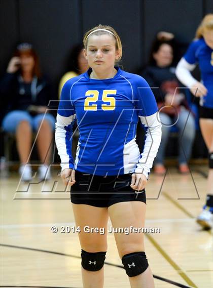 Thumbnail 2 in California School for the Deaf vs. Cloverdale (Nor-Cal Invitational) photogallery.