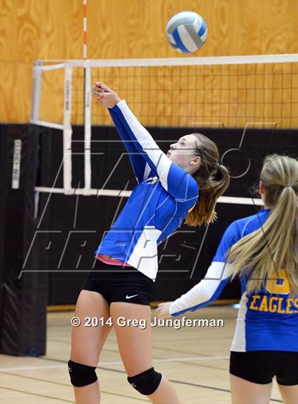 Thumbnail 2 in California School for the Deaf vs. Cloverdale (Nor-Cal Invitational) photogallery.