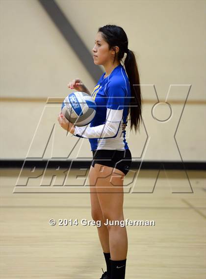 Thumbnail 1 in California School for the Deaf vs. Cloverdale (Nor-Cal Invitational) photogallery.