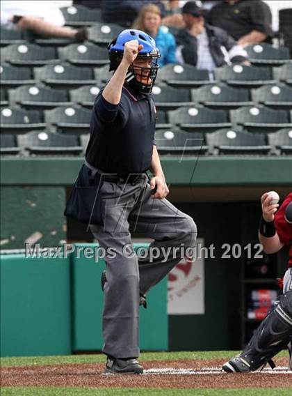 Thumbnail 2 in Valmeyer vs. Gibault Catholic photogallery.