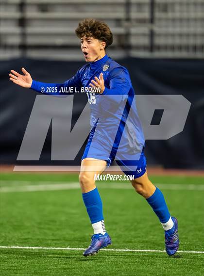 Thumbnail 1 in Guerin Catholic vs. Indianapolis Bishop Chatard (IHSAA 2A State Final) photogallery.