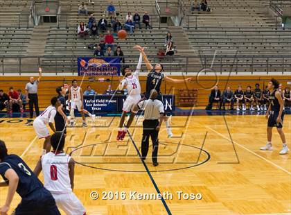 Thumbnail 2 in Stevens vs. O'Connor photogallery.