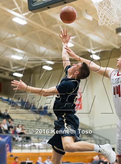 Thumbnail 2 in Stevens vs. O'Connor photogallery.