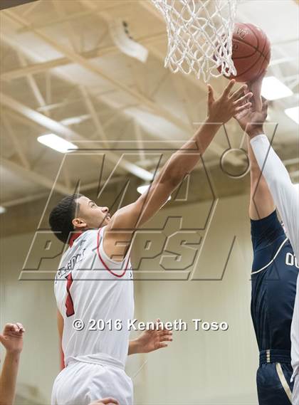 Thumbnail 3 in Stevens vs. O'Connor photogallery.
