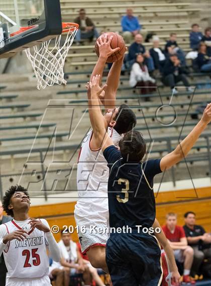 Thumbnail 2 in Stevens vs. O'Connor photogallery.