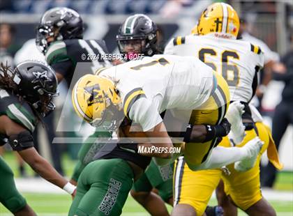Thumbnail 1 in Fort Bend Marshall vs. Iowa Colony (UIL 5A-DII Football Semi-Regional) photogallery.