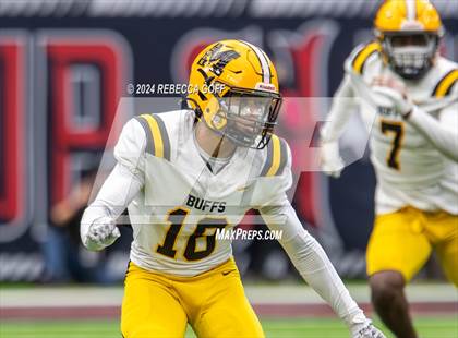 Thumbnail 1 in Fort Bend Marshall vs. Iowa Colony (UIL 5A-DII Football Semi-Regional) photogallery.