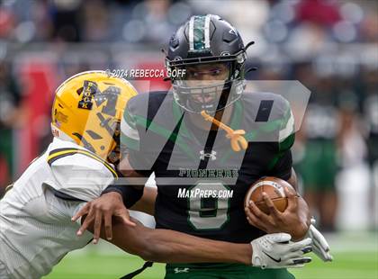 Thumbnail 2 in Fort Bend Marshall vs. Iowa Colony (UIL 5A-DII Football Semi-Regional) photogallery.