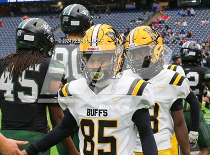 Thumbnail 2 in Fort Bend Marshall vs. Iowa Colony (UIL 5A-DII Football Semi-Regional) photogallery.