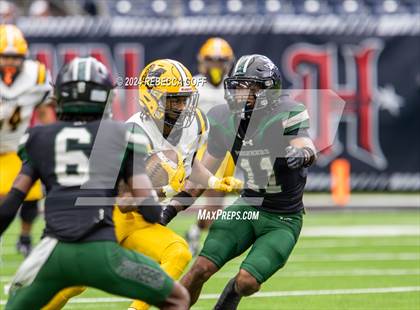 Thumbnail 2 in Fort Bend Marshall vs. Iowa Colony (UIL 5A-DII Football Semi-Regional) photogallery.