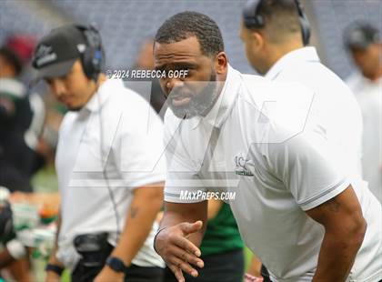 Thumbnail 2 in Fort Bend Marshall vs. Iowa Colony (UIL 5A-DII Football Semi-Regional) photogallery.