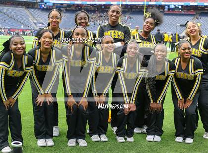 Thumbnail 3 in Fort Bend Marshall vs. Iowa Colony (UIL 5A-DII Football Semi-Regional) photogallery.