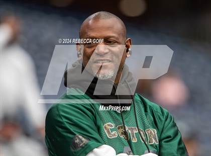 Thumbnail 1 in Fort Bend Marshall vs. Iowa Colony (UIL 5A-DII Football Semi-Regional) photogallery.