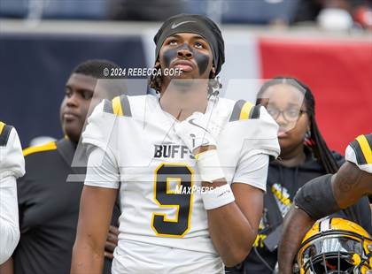 Thumbnail 3 in Fort Bend Marshall vs. Iowa Colony (UIL 5A-DII Football Semi-Regional) photogallery.