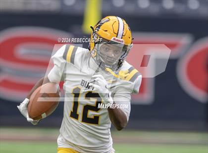 Thumbnail 2 in Fort Bend Marshall vs. Iowa Colony (UIL 5A-DII Football Semi-Regional) photogallery.
