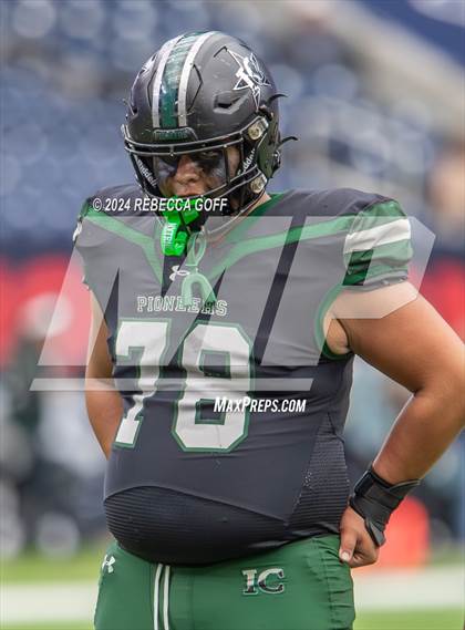 Thumbnail 2 in Fort Bend Marshall vs. Iowa Colony (UIL 5A-DII Football Semi-Regional) photogallery.