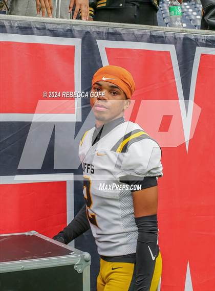 Thumbnail 3 in Fort Bend Marshall vs. Iowa Colony (UIL 5A-DII Football Semi-Regional) photogallery.