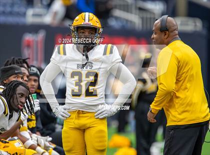 Thumbnail 3 in Fort Bend Marshall vs. Iowa Colony (UIL 5A-DII Football Semi-Regional) photogallery.