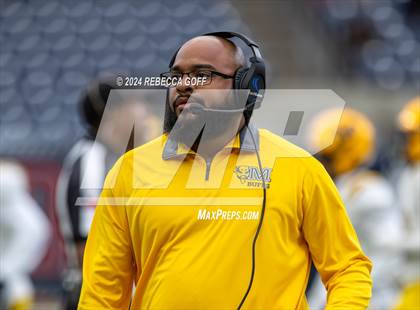 Thumbnail 2 in Fort Bend Marshall vs. Iowa Colony (UIL 5A-DII Football Semi-Regional) photogallery.