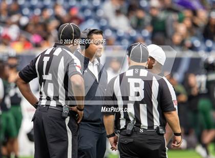Thumbnail 3 in Fort Bend Marshall vs. Iowa Colony (UIL 5A-DII Football Semi-Regional) photogallery.