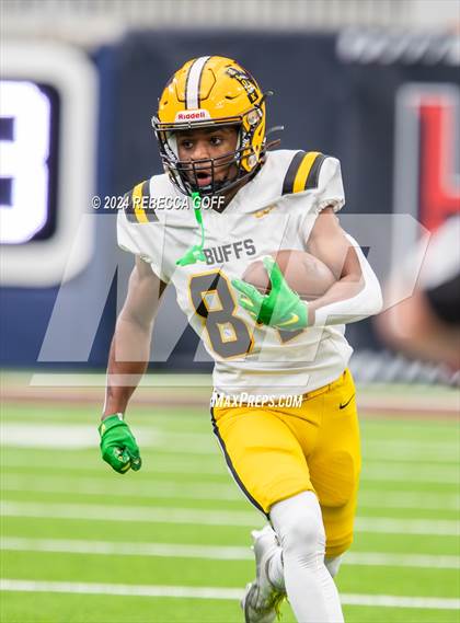 Thumbnail 2 in Fort Bend Marshall vs. Iowa Colony (UIL 5A-DII Football Semi-Regional) photogallery.