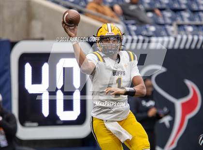 Thumbnail 2 in Fort Bend Marshall vs. Iowa Colony (UIL 5A-DII Football Semi-Regional) photogallery.
