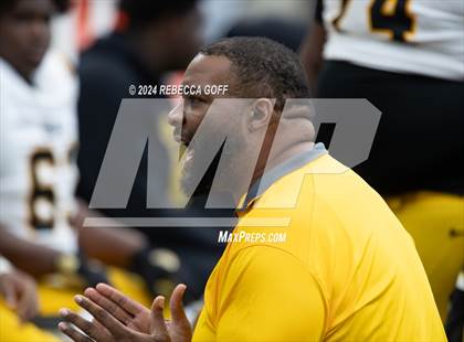 Thumbnail 2 in Fort Bend Marshall vs. Iowa Colony (UIL 5A-DII Football Semi-Regional) photogallery.