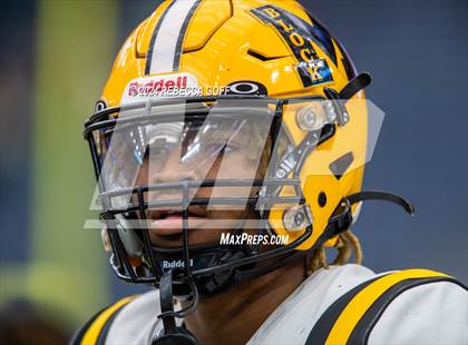 Thumbnail 2 in Fort Bend Marshall vs. Iowa Colony (UIL 5A-DII Football Semi-Regional) photogallery.
