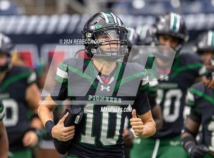 Thumbnail 3 in Fort Bend Marshall vs. Iowa Colony (UIL 5A-DII Football Semi-Regional) photogallery.
