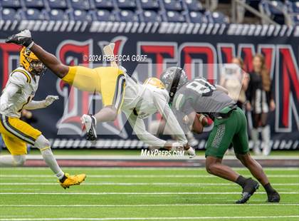 Thumbnail 2 in Fort Bend Marshall vs. Iowa Colony (UIL 5A-DII Football Semi-Regional) photogallery.