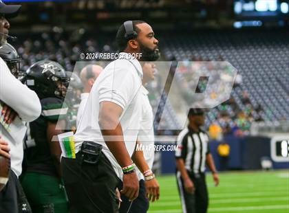 Thumbnail 3 in Fort Bend Marshall vs. Iowa Colony (UIL 5A-DII Football Semi-Regional) photogallery.