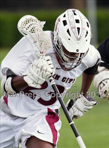 Thumbnail 3 in Sayville vs Garden City (NYSPHSAA Class B Regional Final) photogallery.