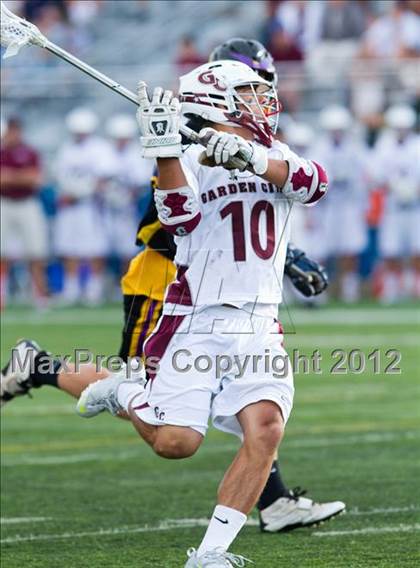 Thumbnail 1 in Sayville vs Garden City (NYSPHSAA Class B Regional Final) photogallery.