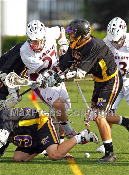 Thumbnail 2 in Sayville vs Garden City (NYSPHSAA Class B Regional Final) photogallery.